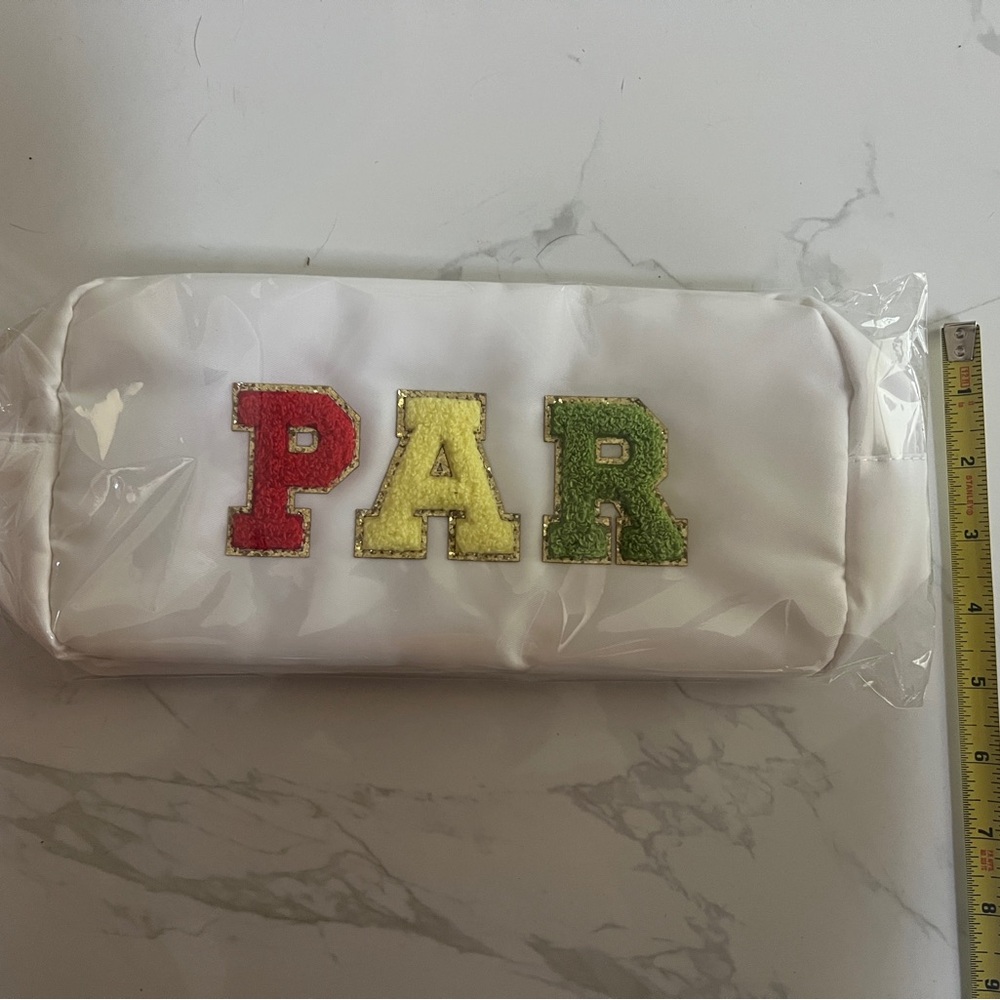 White Golf Pouch with PAR Lettering